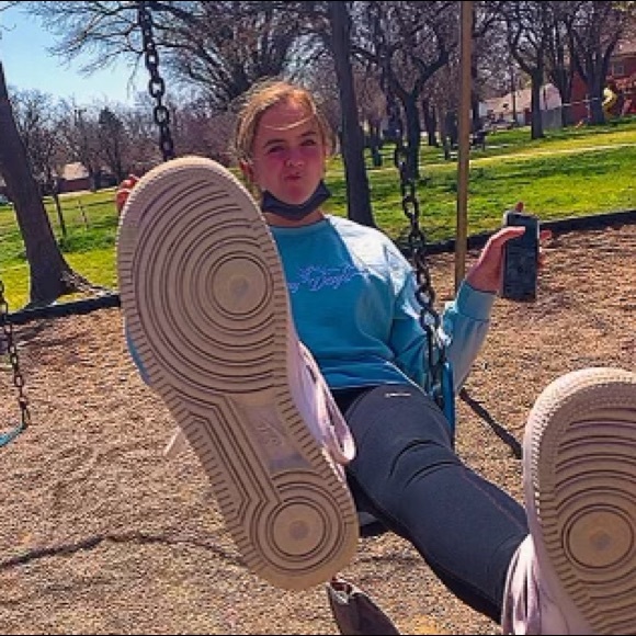 Meet your Posher, Darby - Picture 1 of 1